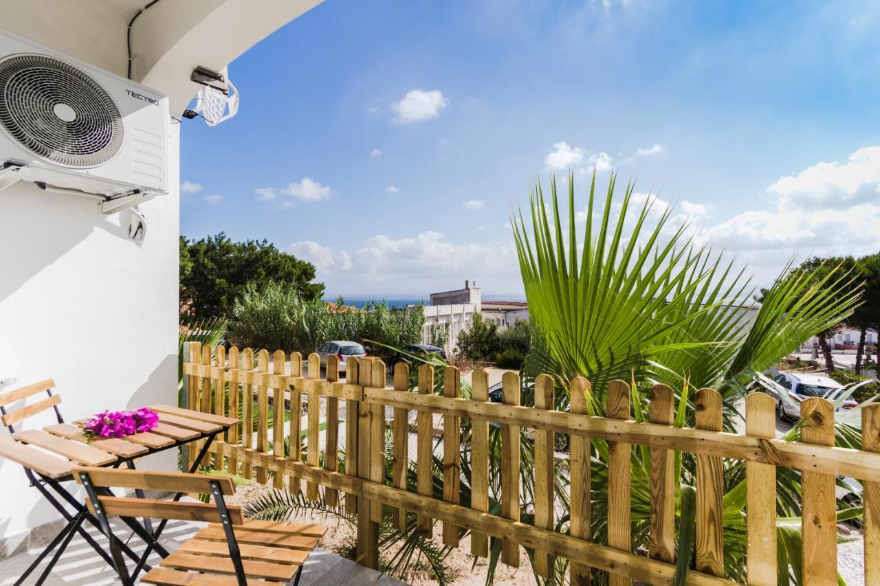 Residence Fior Di Sulcis Calasetta Exterior foto
