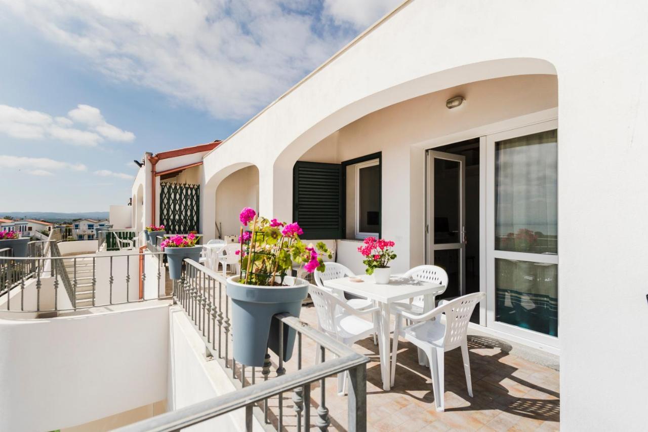 Residence Fior Di Sulcis Calasetta Exterior foto
