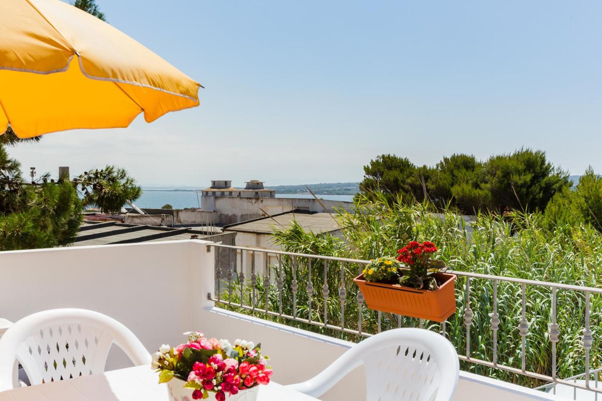 Residence Fior Di Sulcis Calasetta Exterior foto