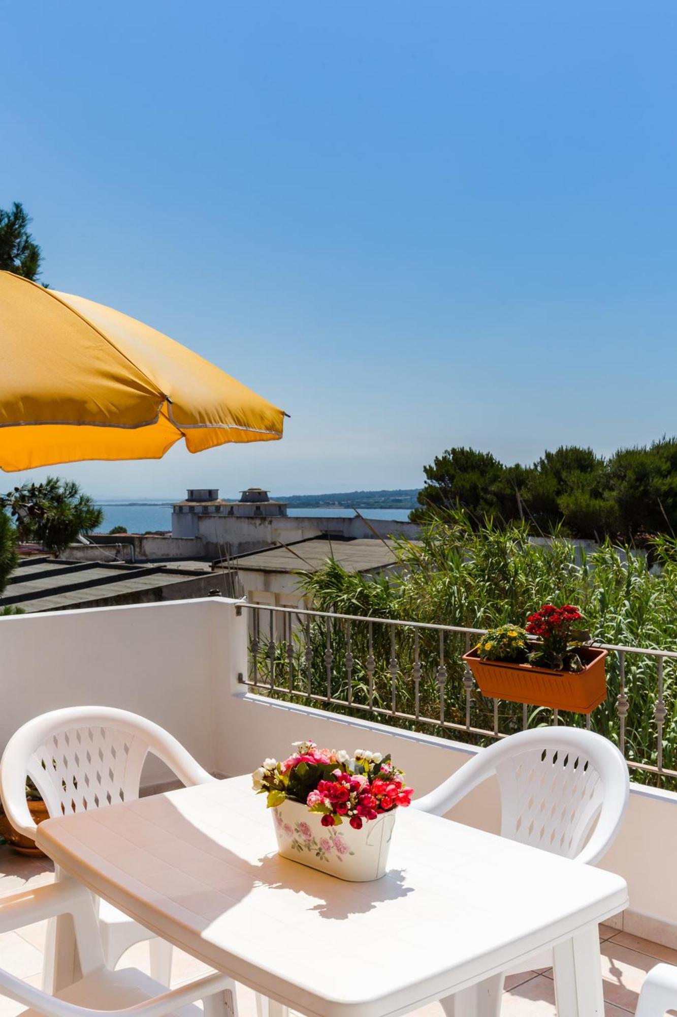 Residence Fior Di Sulcis Calasetta Exterior foto